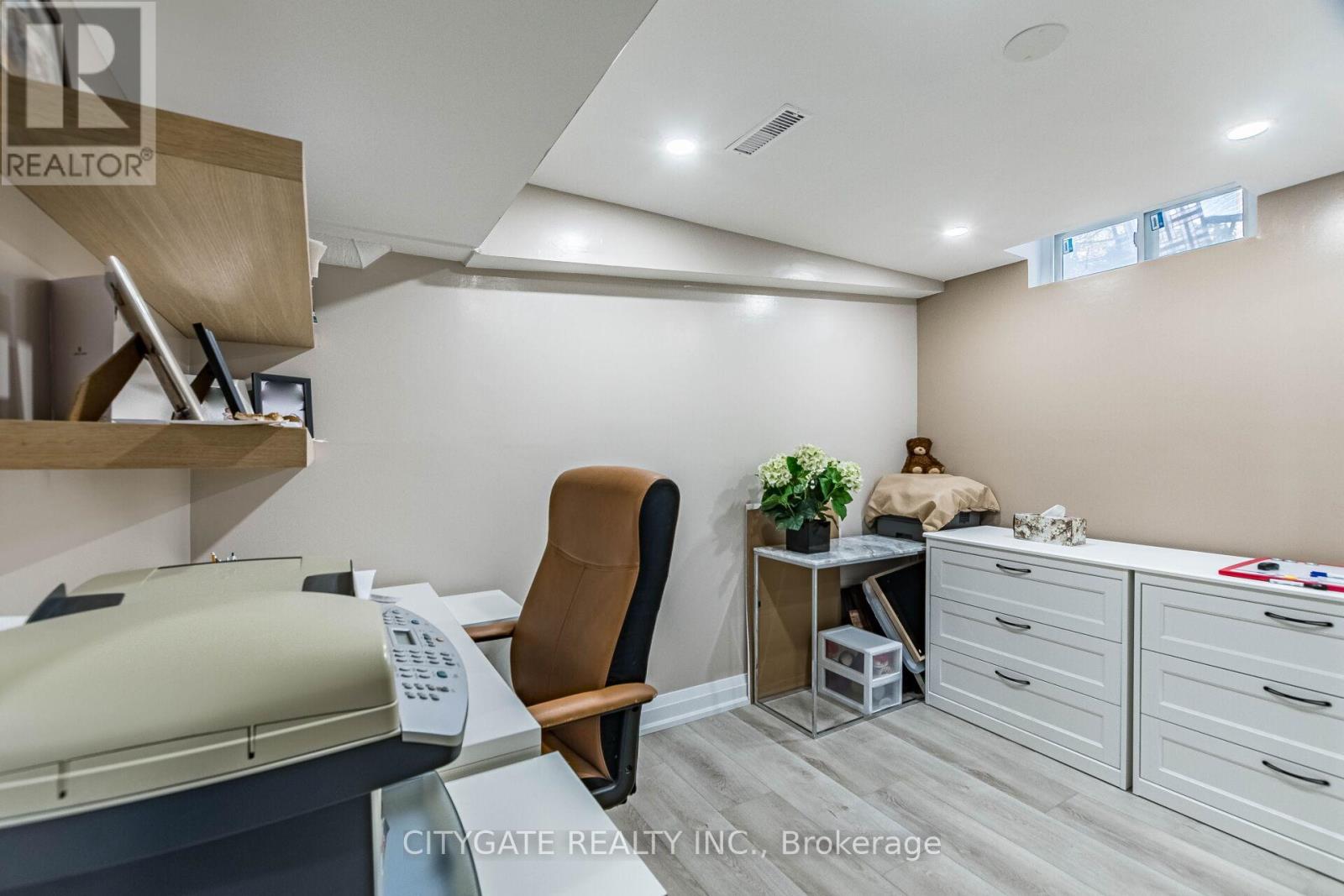 6945 Pamplone Mews S, Mississauga, Ontario  L5N 1S5 - Photo 38 - W12563868