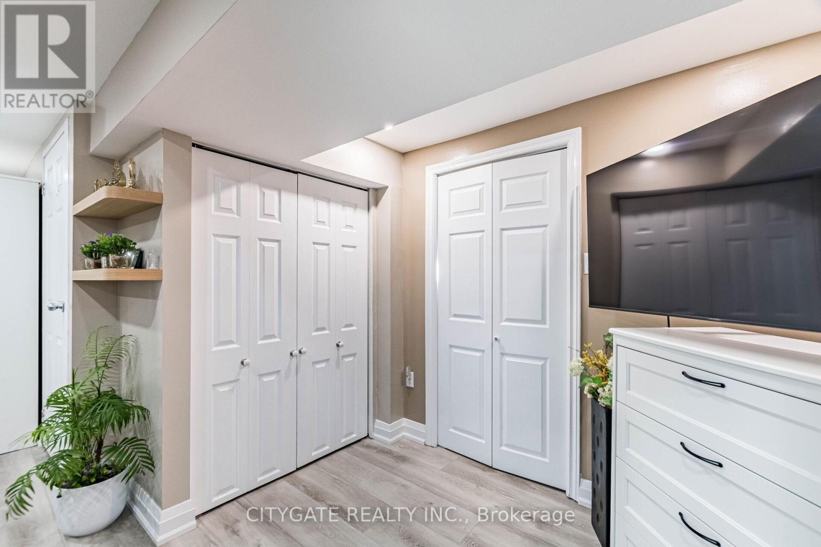 6945 Pamplone Mews S, Mississauga, Ontario  L5N 1S5 - Photo 39 - W12563868