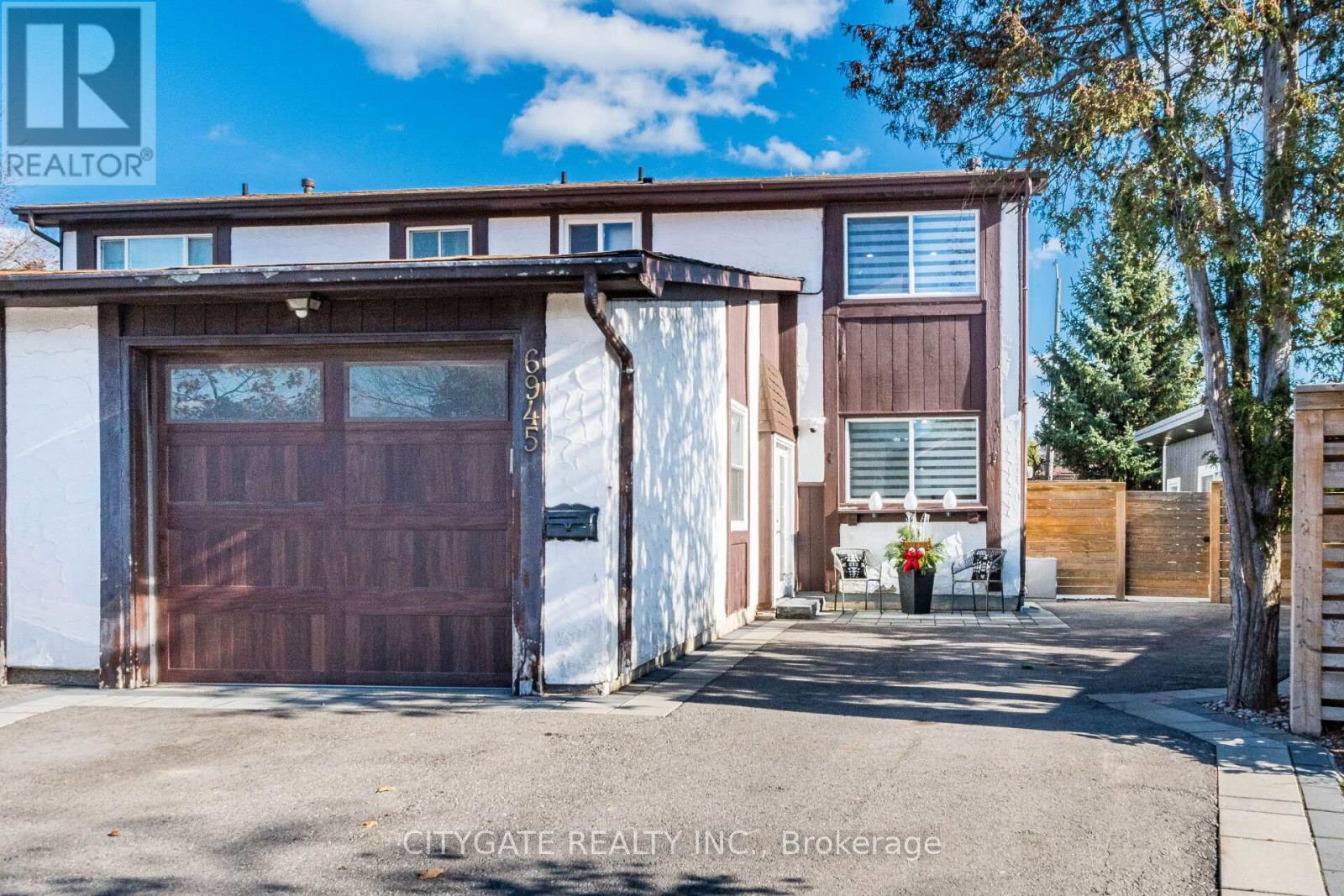 6945 Pamplone Mews S, Mississauga, Ontario  L5N 1S5 - Photo 4 - W12563868