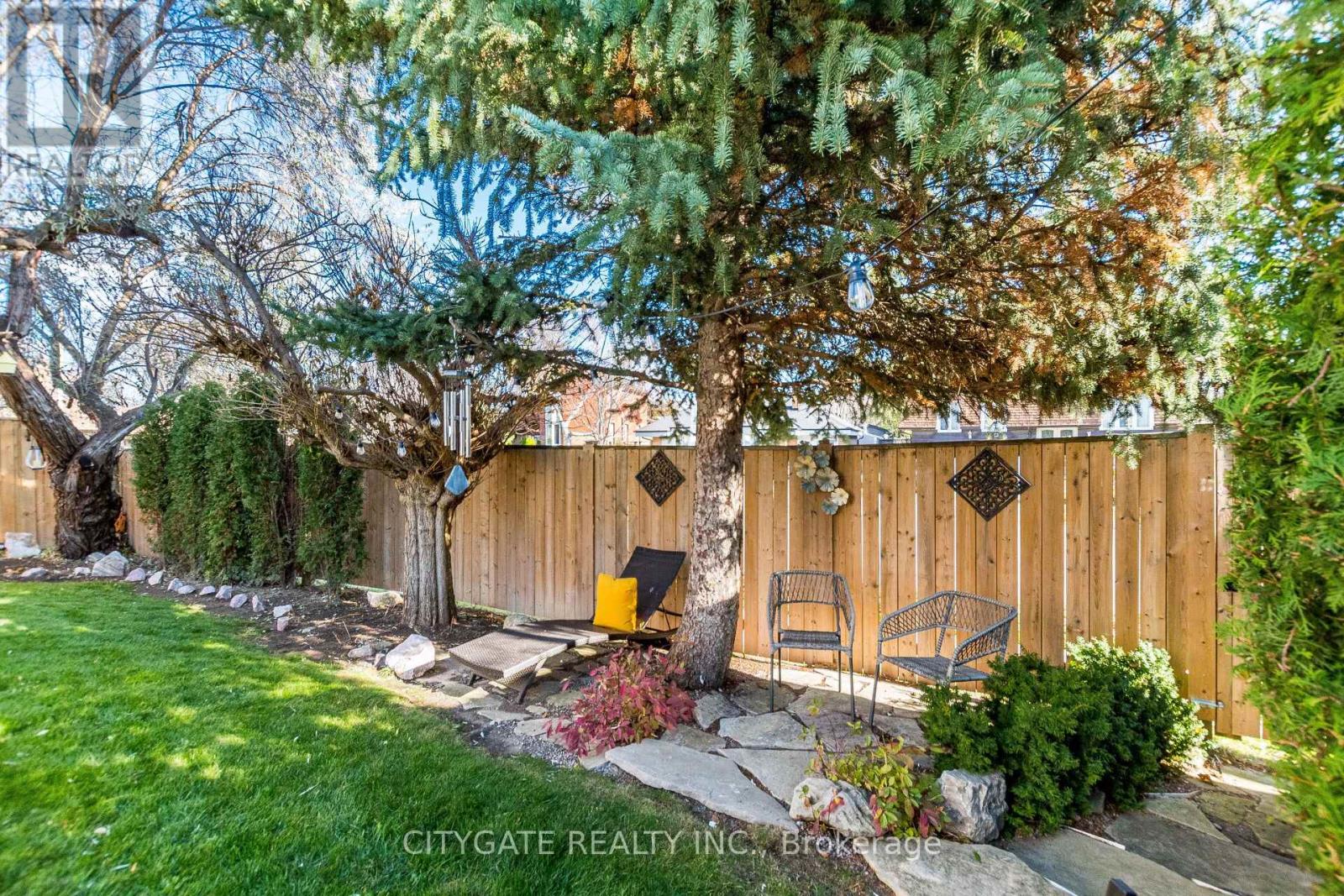 6945 Pamplone Mews S, Mississauga, Ontario  L5N 1S5 - Photo 6 - W12563868