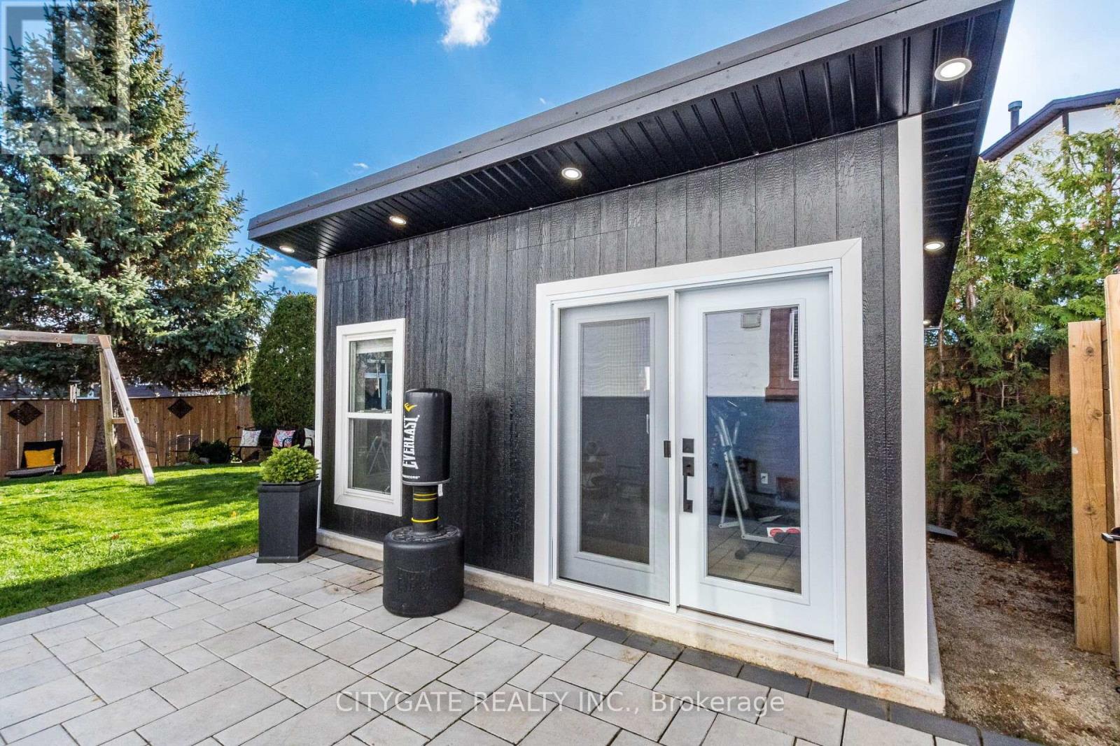 6945 Pamplone Mews S, Mississauga, Ontario  L5N 1S5 - Photo 7 - W12563868