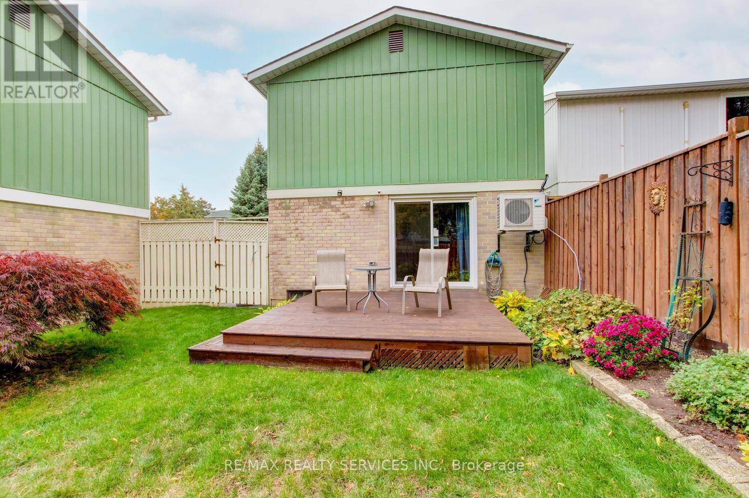 7 Hamlet Court, Brampton, Ontario  L6S 1X5 - Photo 35 - W12563874