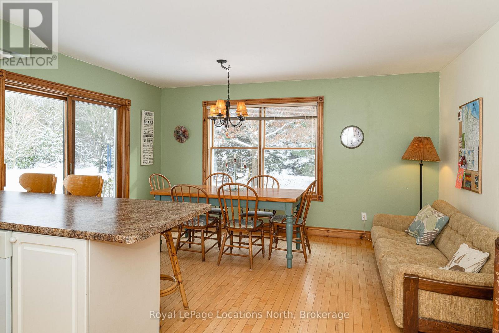 255 Blue Jay Crescent, Grey Highlands, Ontario  N0C 1H0 - Photo 5 - X12563910