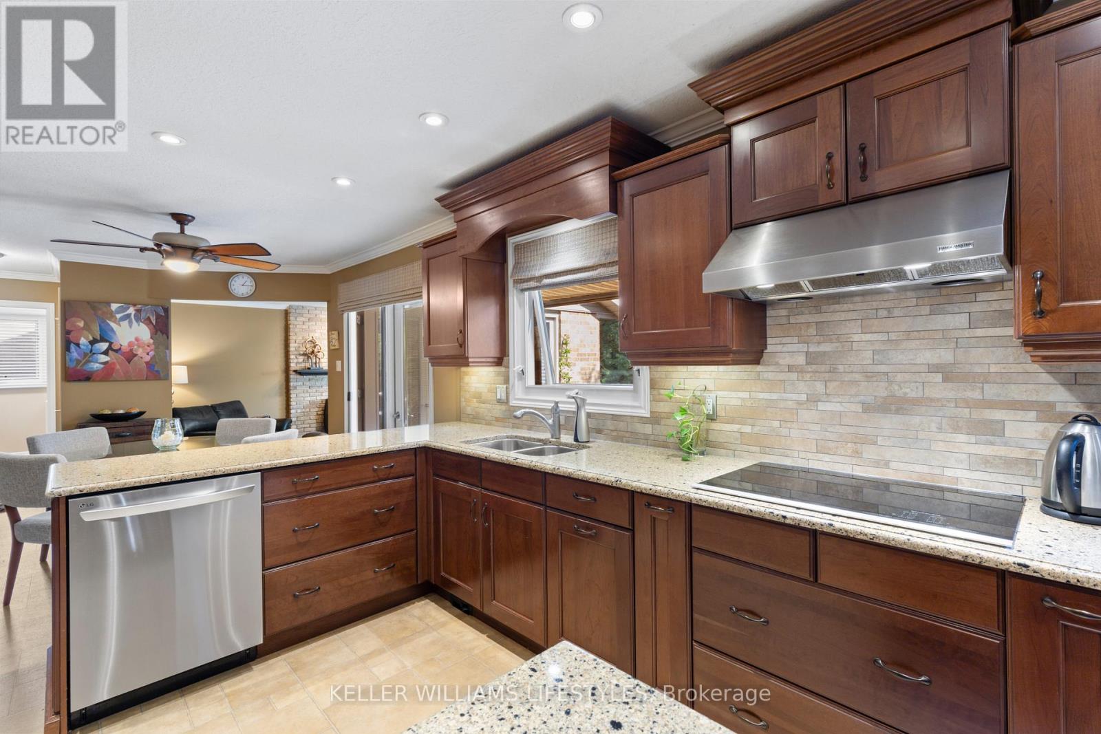 114 Monte Vista Crescent, London South, Ontario  N6J 4P3 - Photo 13 - X12563904