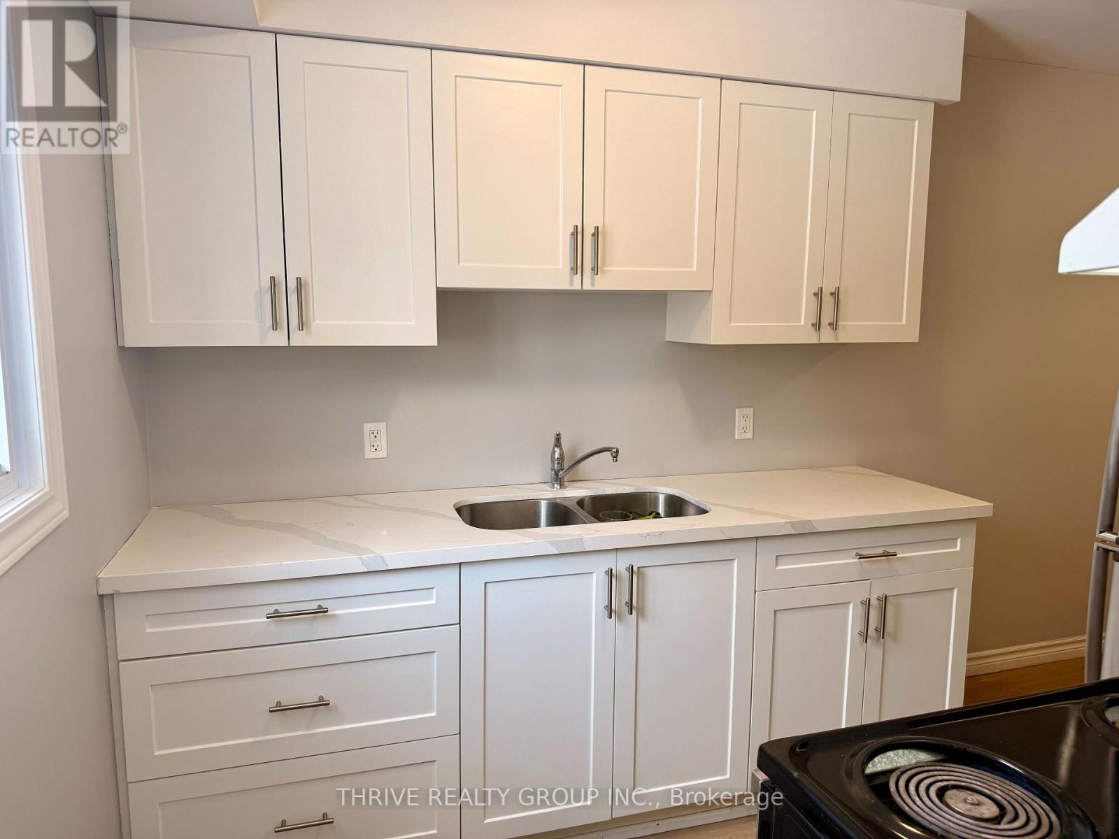 127 Toulon Crescent, London East, Ontario  N5V 1J4 - Photo 2 - X12563906