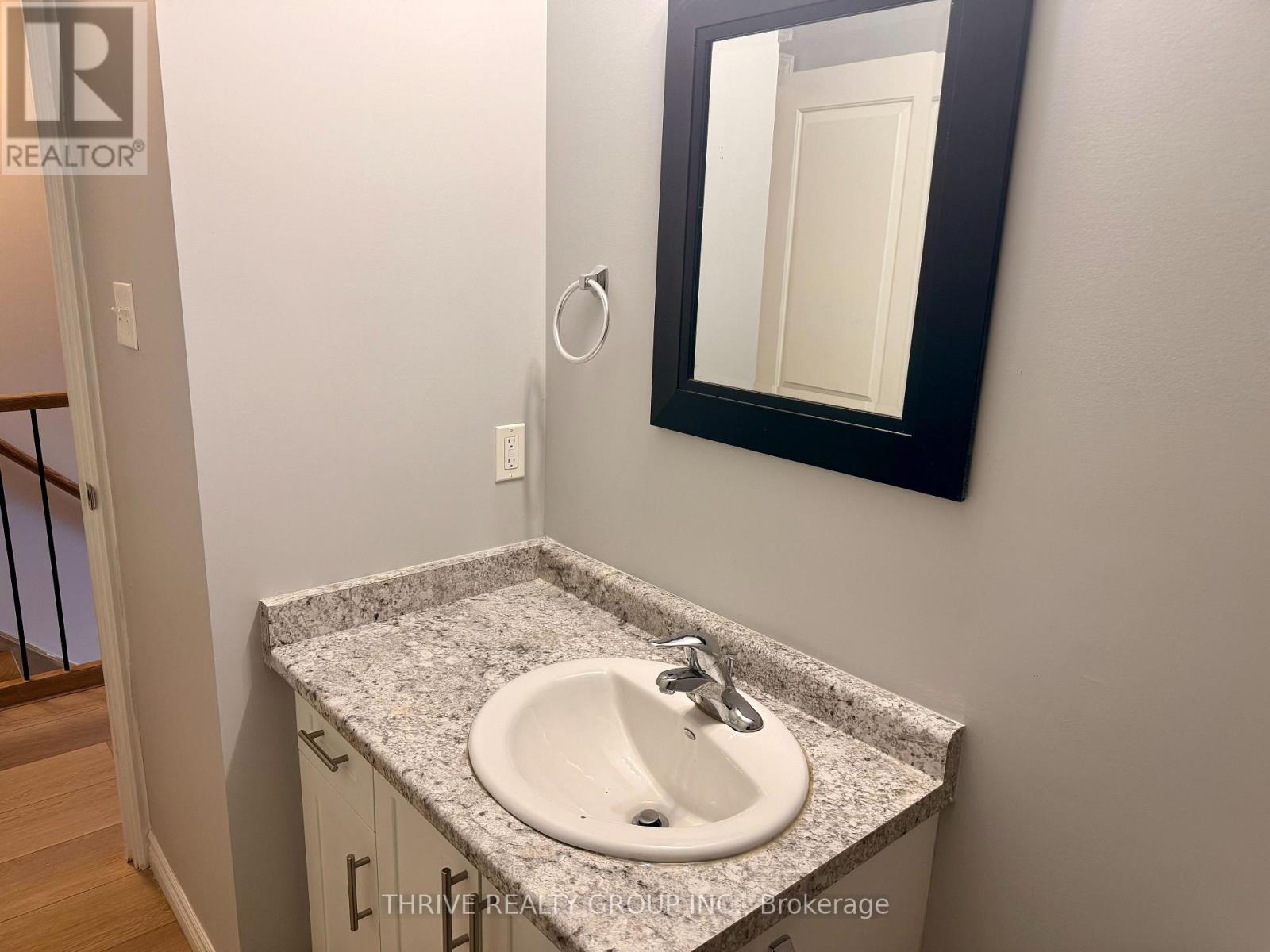 127 Toulon Crescent, London East, Ontario  N5V 1J4 - Photo 9 - X12563906