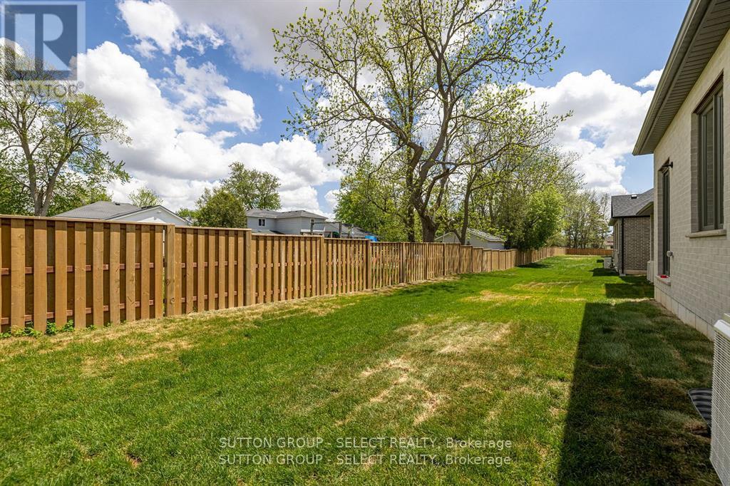 14 - 7966 Fallon Drive, Lucan Biddulph, Ontario  N0M 1V0 - Photo 17 - X12563914