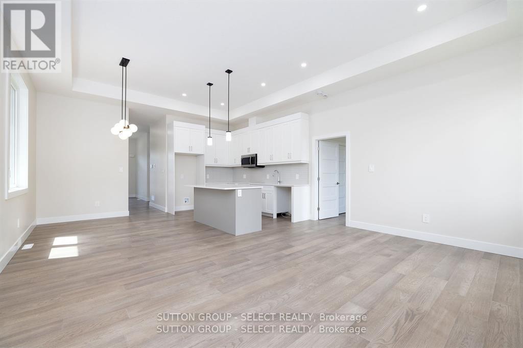 14 - 7966 Fallon Drive, Lucan Biddulph, Ontario  N0M 1V0 - Photo 6 - X12563914