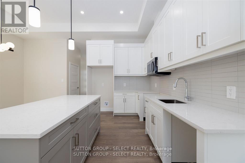 14 - 7966 Fallon Drive, Lucan Biddulph, Ontario  N0M 1V0 - Photo 7 - X12563914