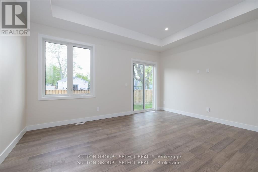 14 - 7966 Fallon Drive, Lucan Biddulph, Ontario  N0M 1V0 - Photo 9 - X12563914