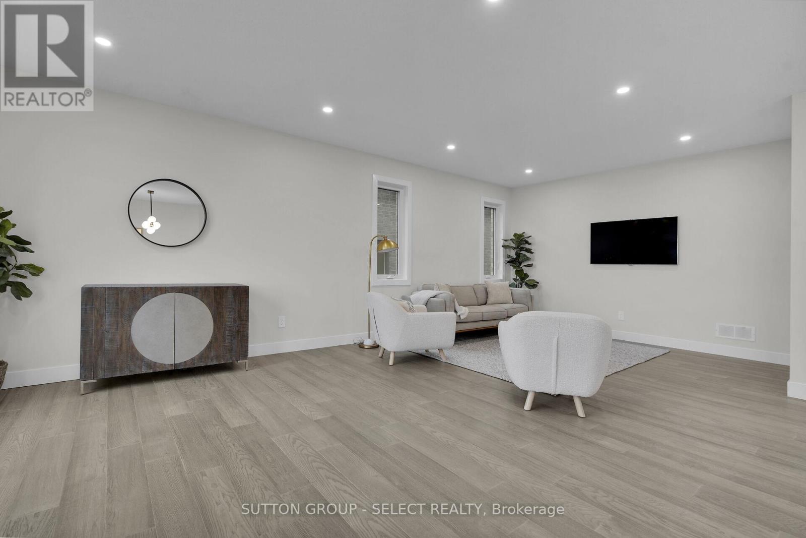 17 - 7966 Fallon Drive, Lucan Biddulph, Ontario  N0M 1V0 - Photo 15 - X12563922