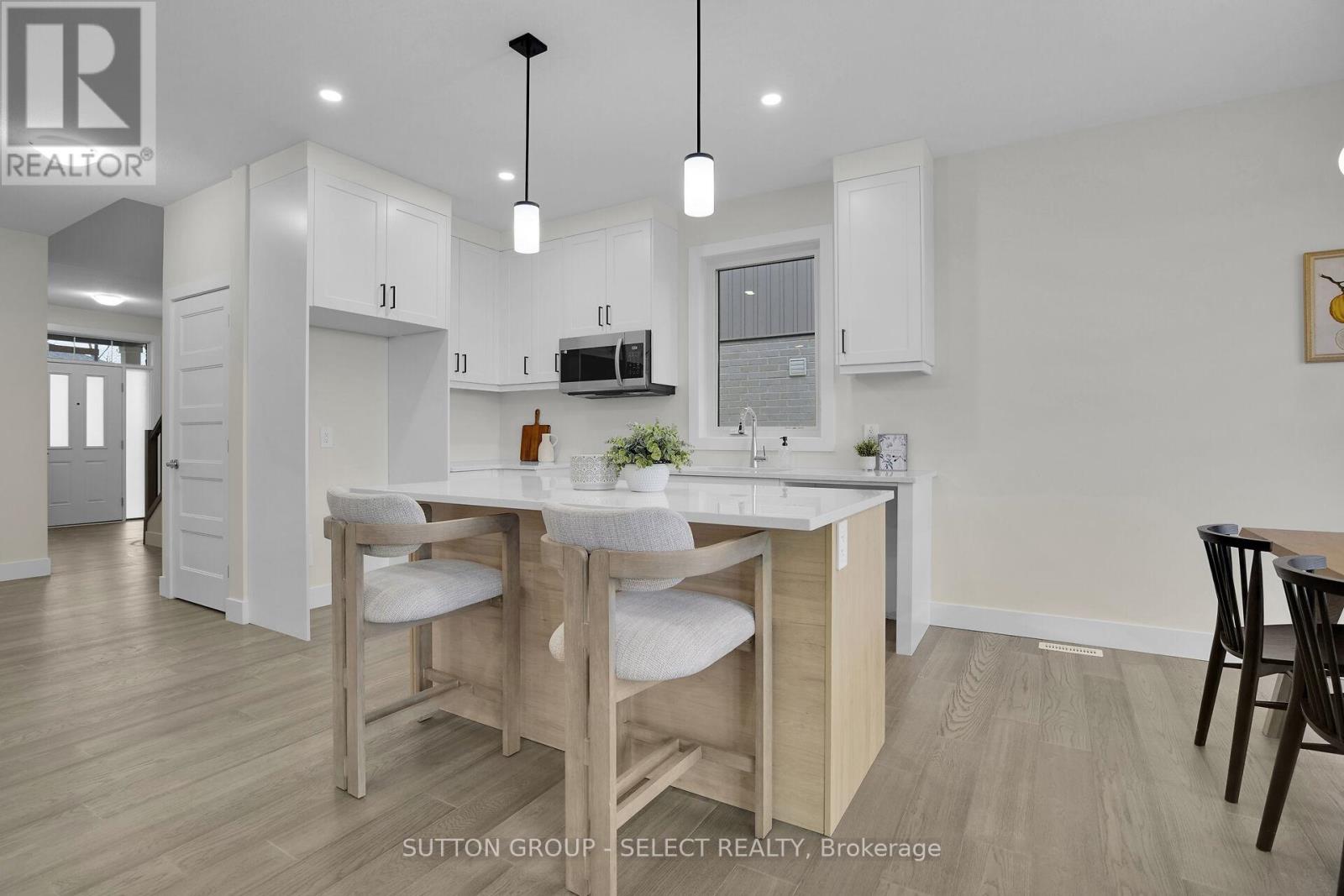 17 - 7966 Fallon Drive, Lucan Biddulph, Ontario  N0M 1V0 - Photo 9 - X12563922