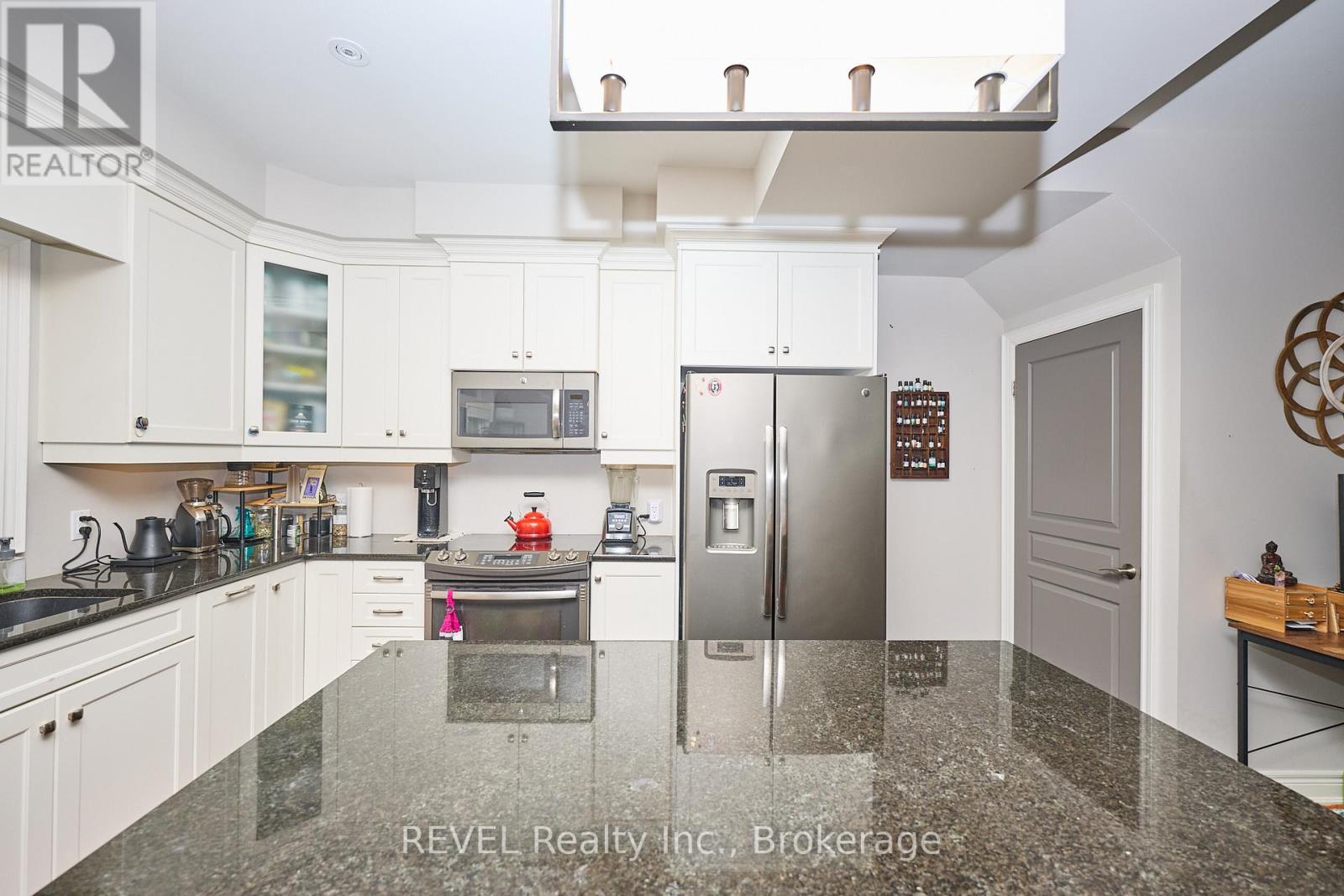 5 - 608 Simcoe Street, Niagara-On-The-Lake, Ontario  L0S 1J0 - Photo 11 - X12563930