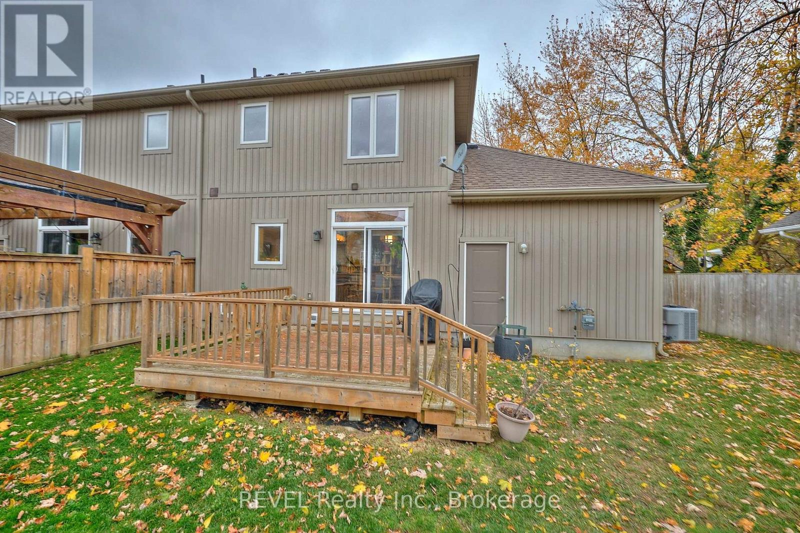 5 - 608 Simcoe Street, Niagara-On-The-Lake, Ontario  L0S 1J0 - Photo 21 - X12563930