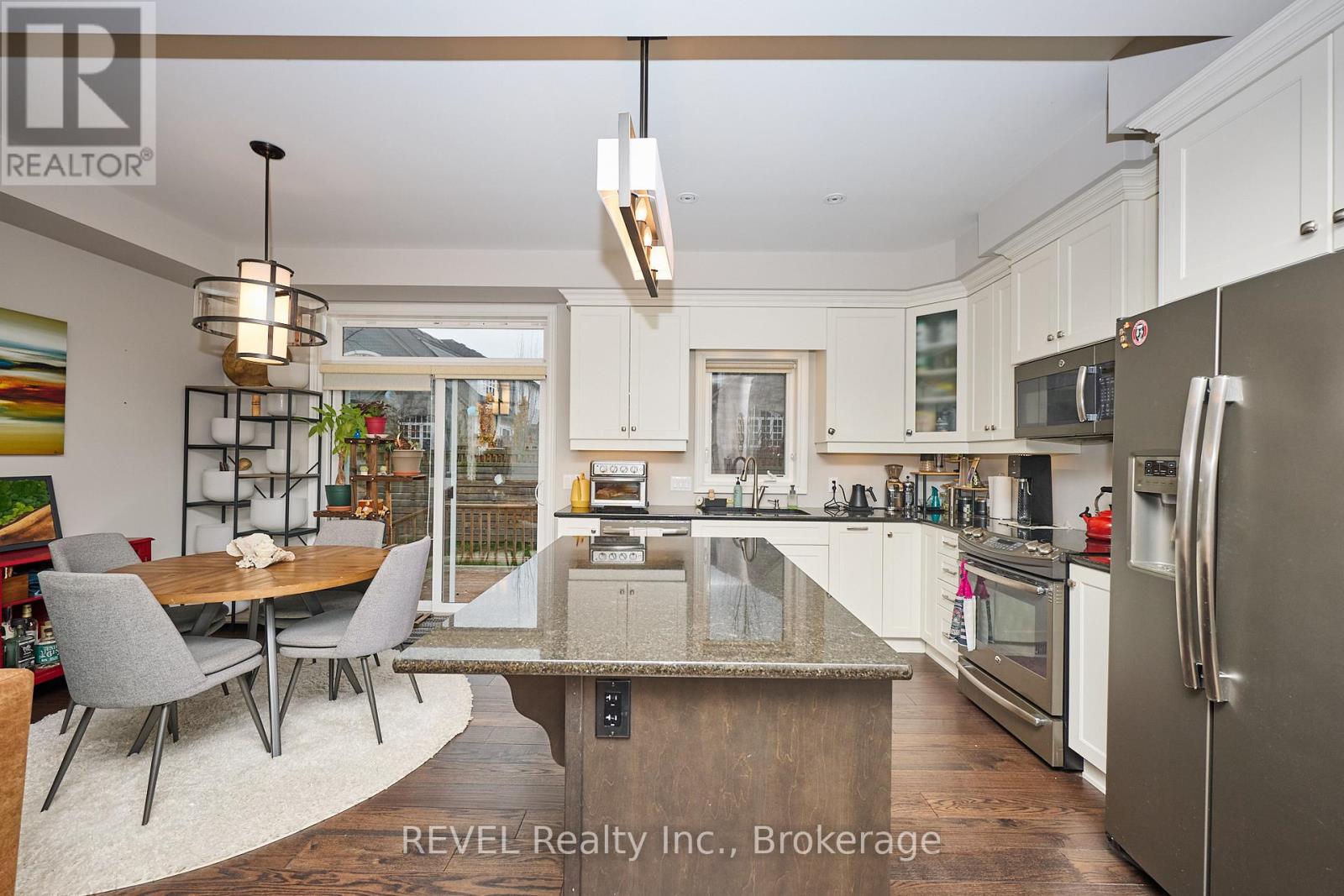 5 - 608 Simcoe Street, Niagara-On-The-Lake, Ontario  L0S 1J0 - Photo 8 - X12563930