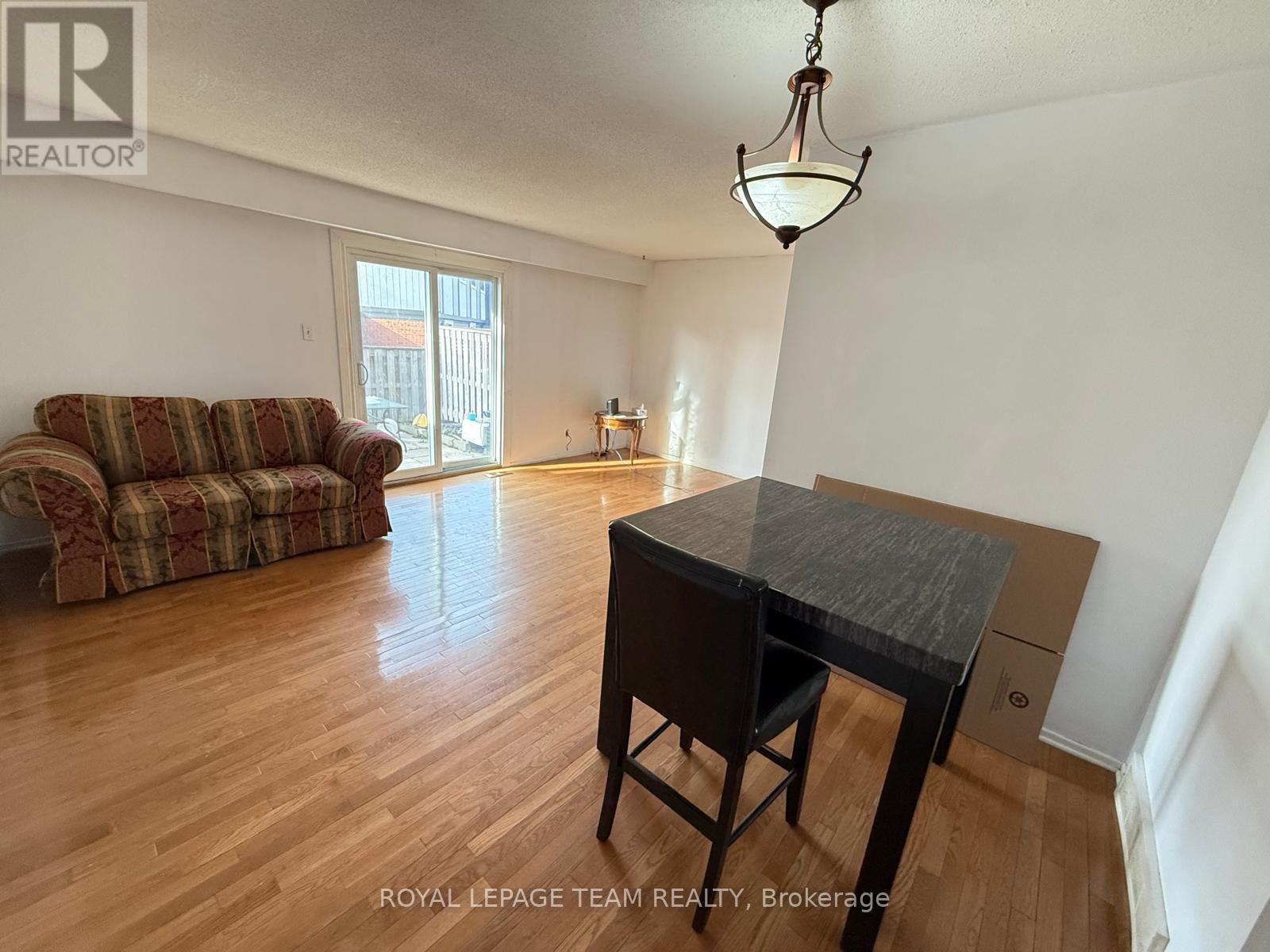 438d Moodie Drive, Ottawa, Ontario  K2H 8A6 - Photo 8 - X12455200