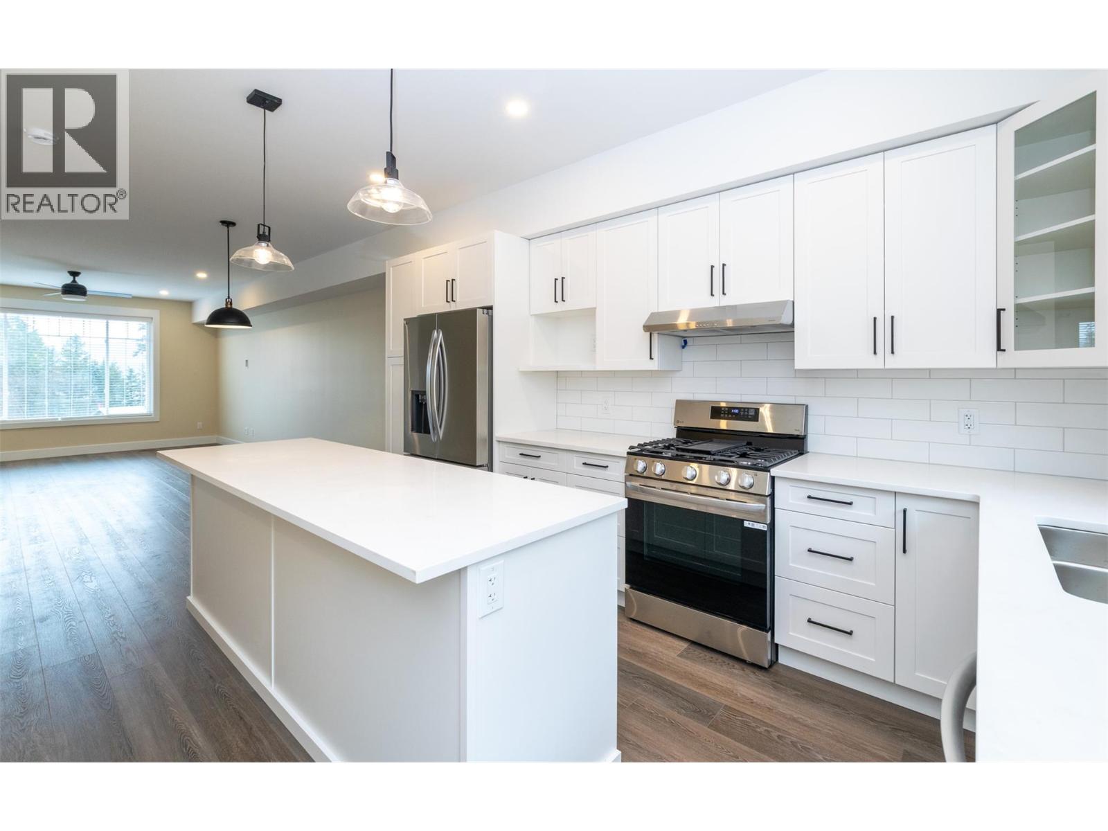 1910 11 Avenue Ne Unit# 3, Salmon Arm, British Columbia  V1E 2V5 - Photo 10 - 10369385