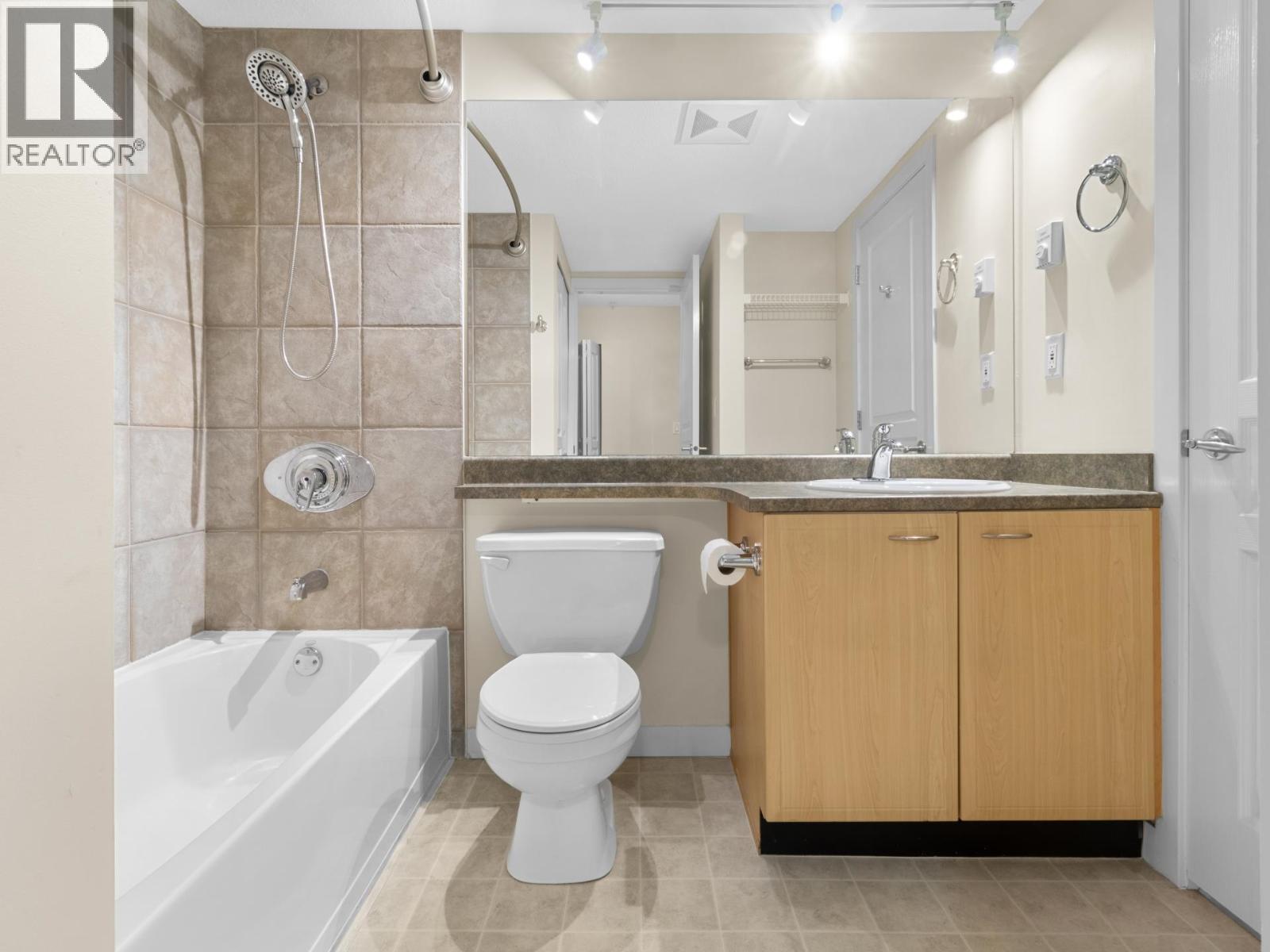 207 7383 Griffiths Drive, Burnaby, British Columbia  V5E 4M8 - Photo 12 - R3069069