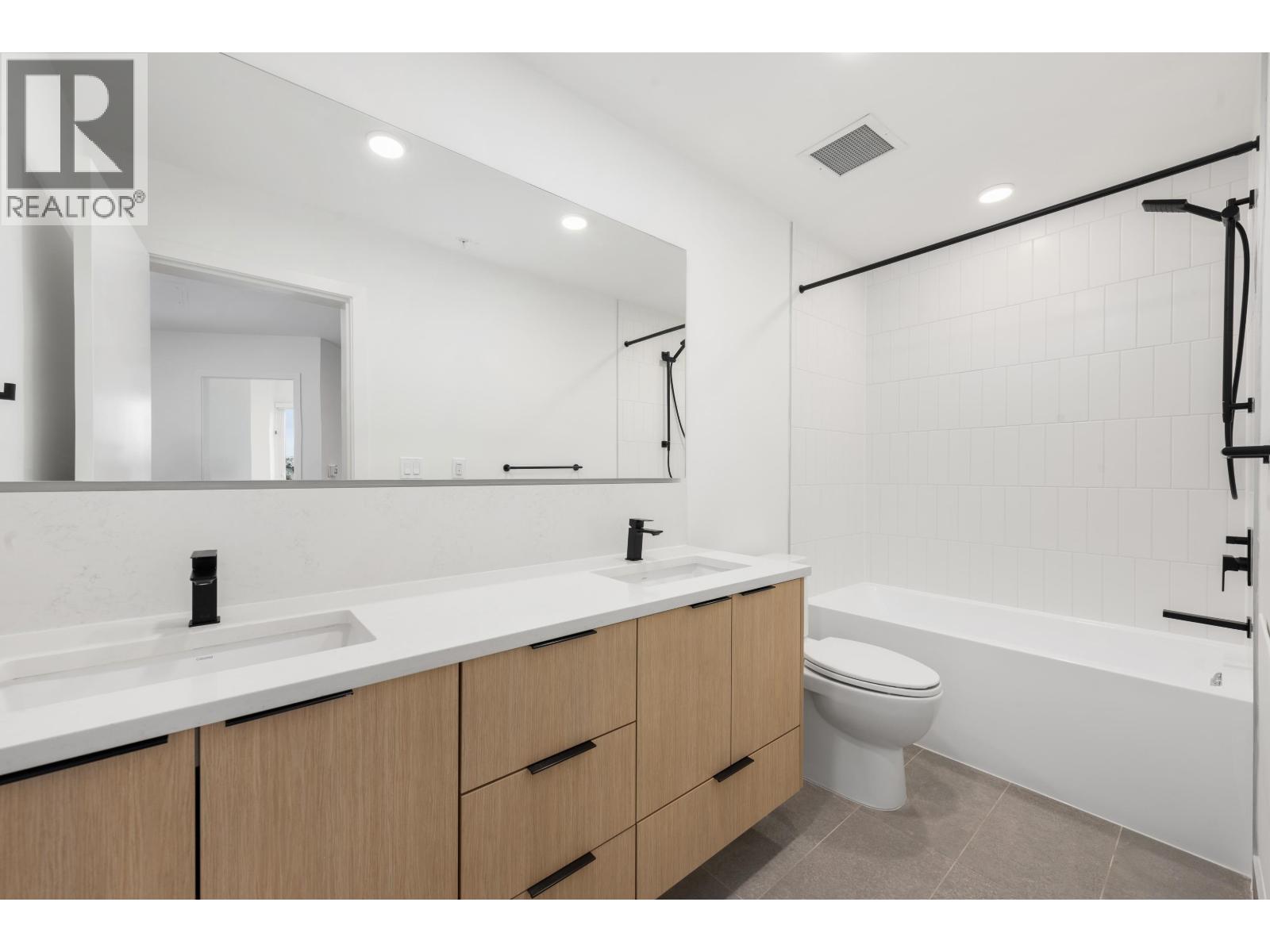 361 422 E 3rd Street, North Vancouver, British Columbia  V7L 0K1 - Photo 11 - R3062802