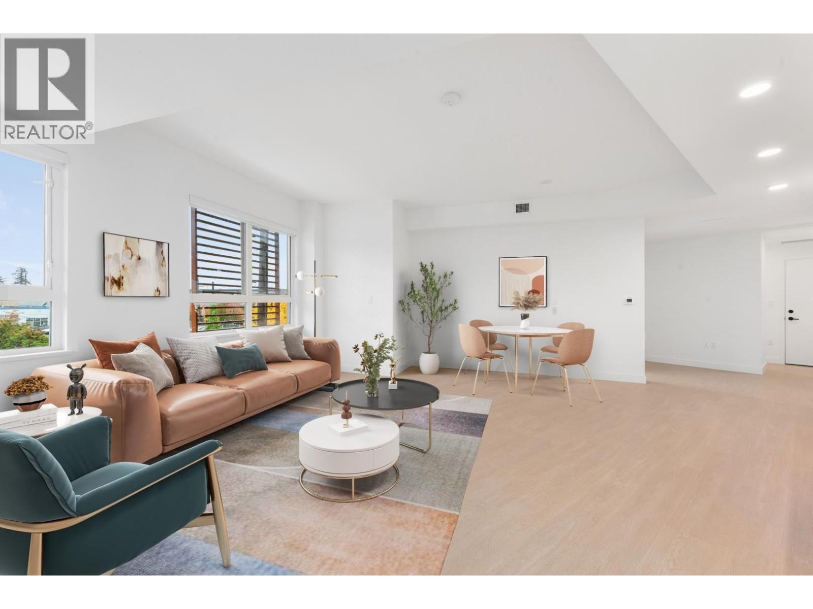 361 422 E 3RD STREET, North Vancouver, British Columbia