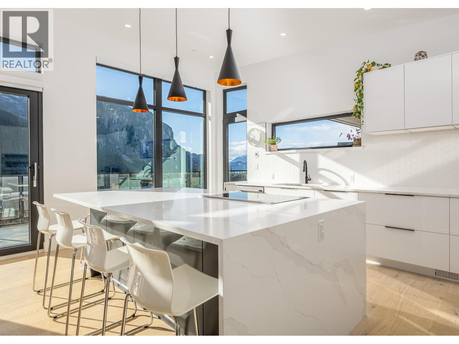 2193 Crumpit Woods Drive, Squamish, British Columbia  V8B 0T6 - Photo 10 - R3069081