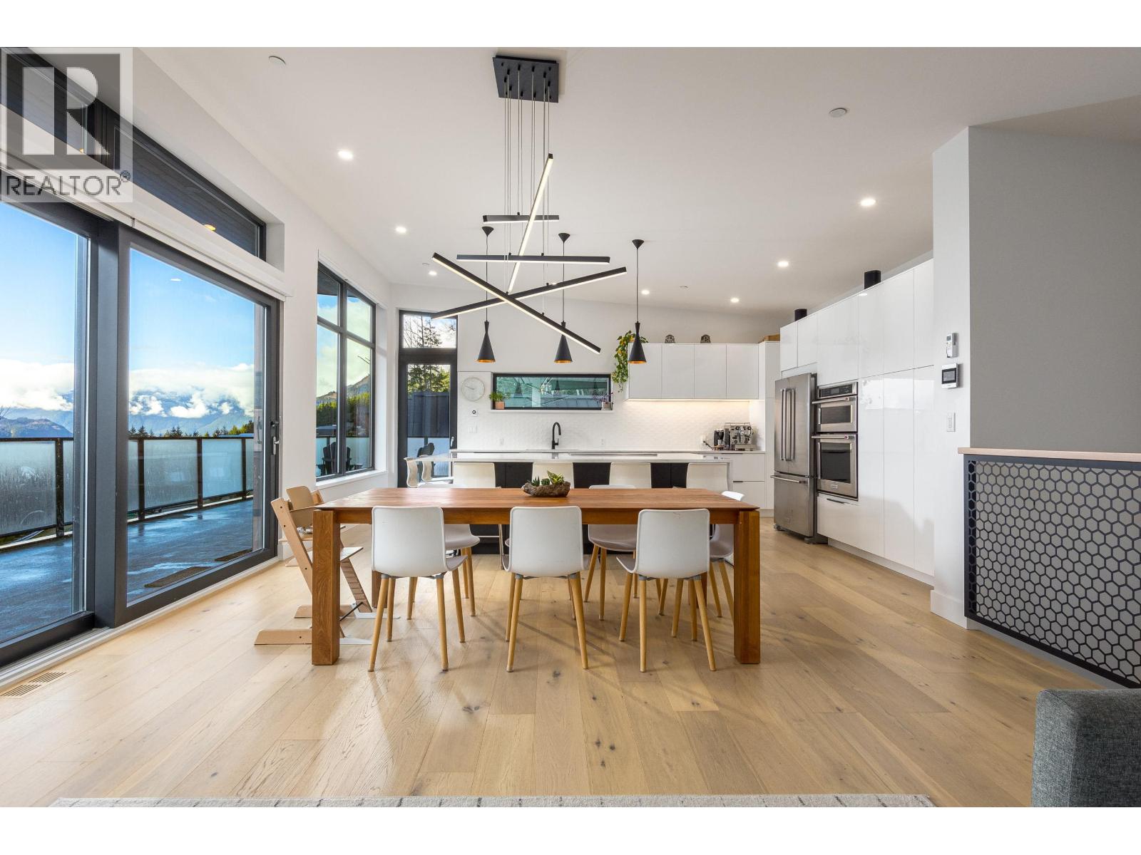 2193 Crumpit Woods Drive, Squamish, British Columbia  V8B 0T6 - Photo 5 - R3069081