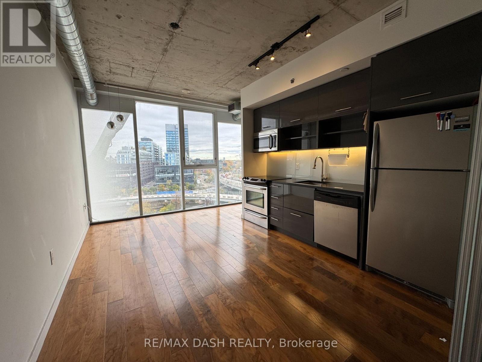 802 - 32 Trolley Crescent, Toronto, Ontario  M5A 0E8 - Photo 2 - C12563934