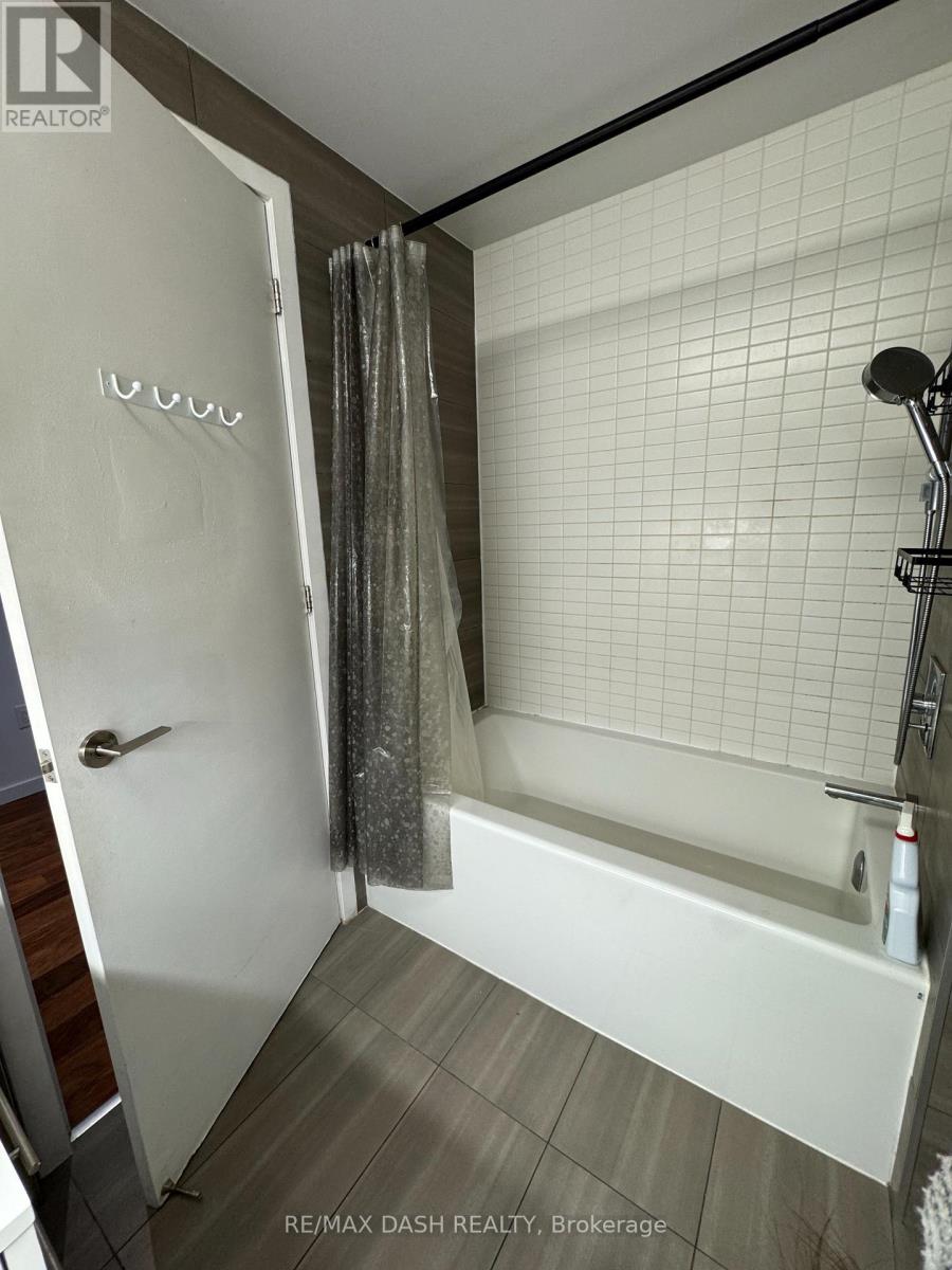 802 - 32 Trolley Crescent, Toronto, Ontario  M5A 0E8 - Photo 6 - C12563934