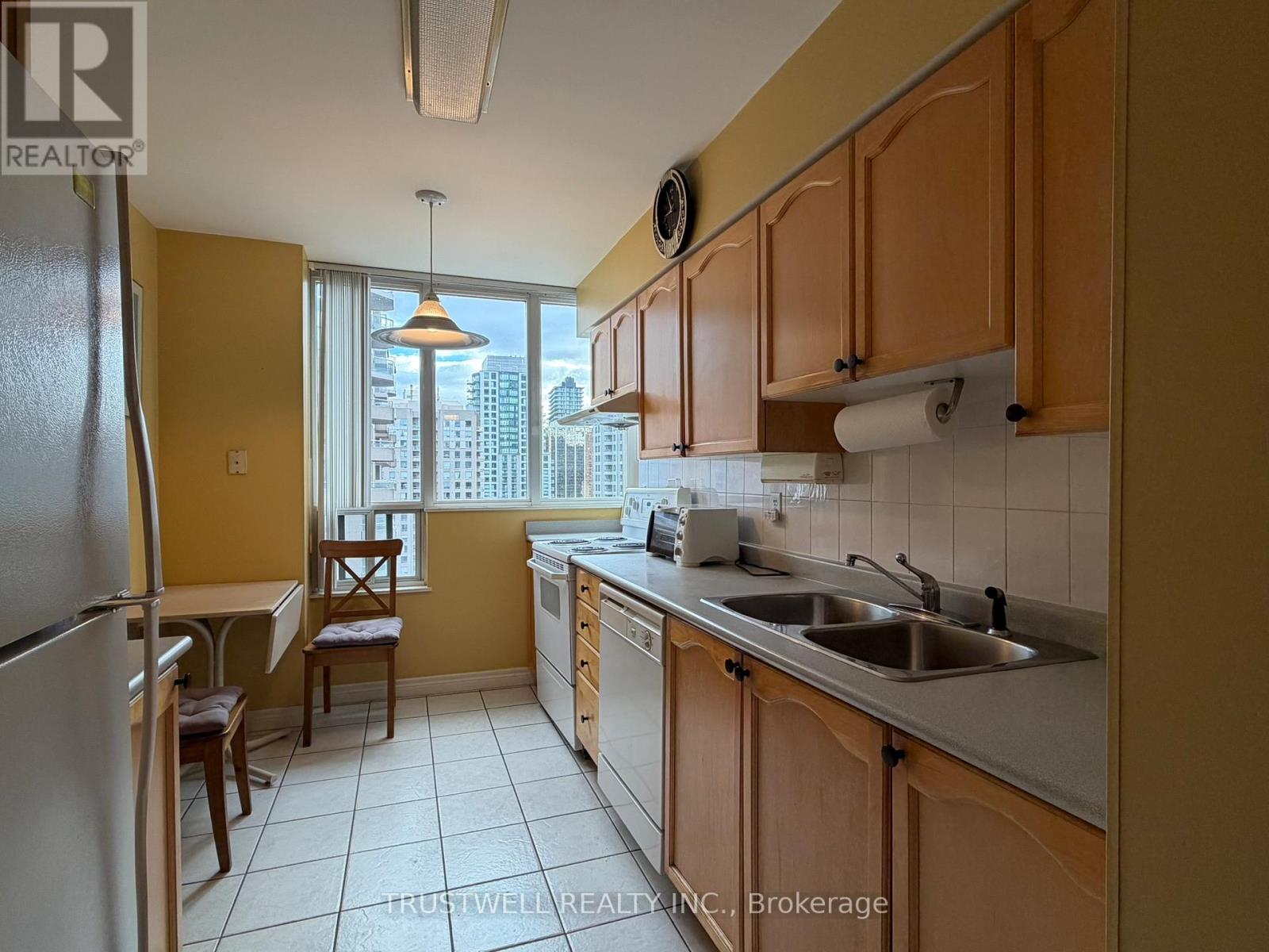 2112 - 28 Empress Avenue, Toronto, Ontario  M2N 6Z7 - Photo 8 - C12553414