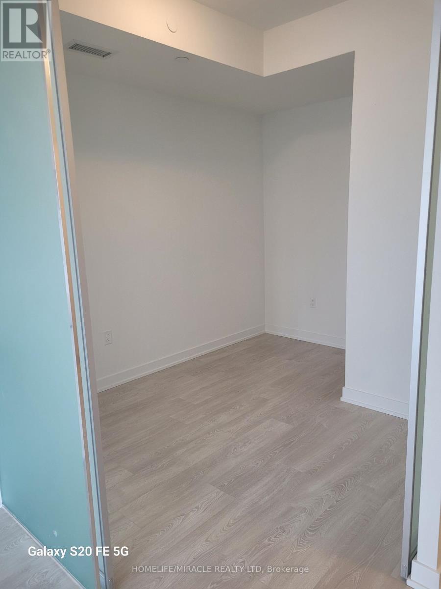 516 - 1 Quarrington Lane, Toronto, Ontario  M3C 0S4 - Photo 9 - C12559232