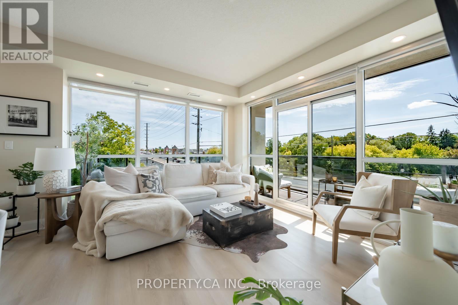 Property at 318 - 4700 HIGHWAY 7 image 2