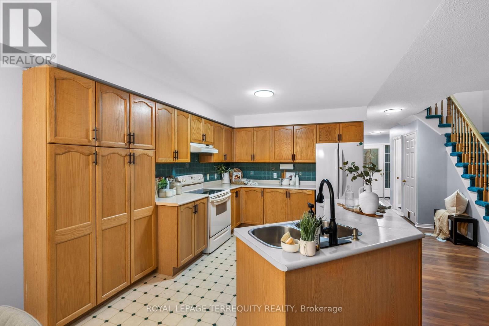 18 Wade Square, Clarington, Ontario  L1E 3E5 - Photo 10 - E12563882