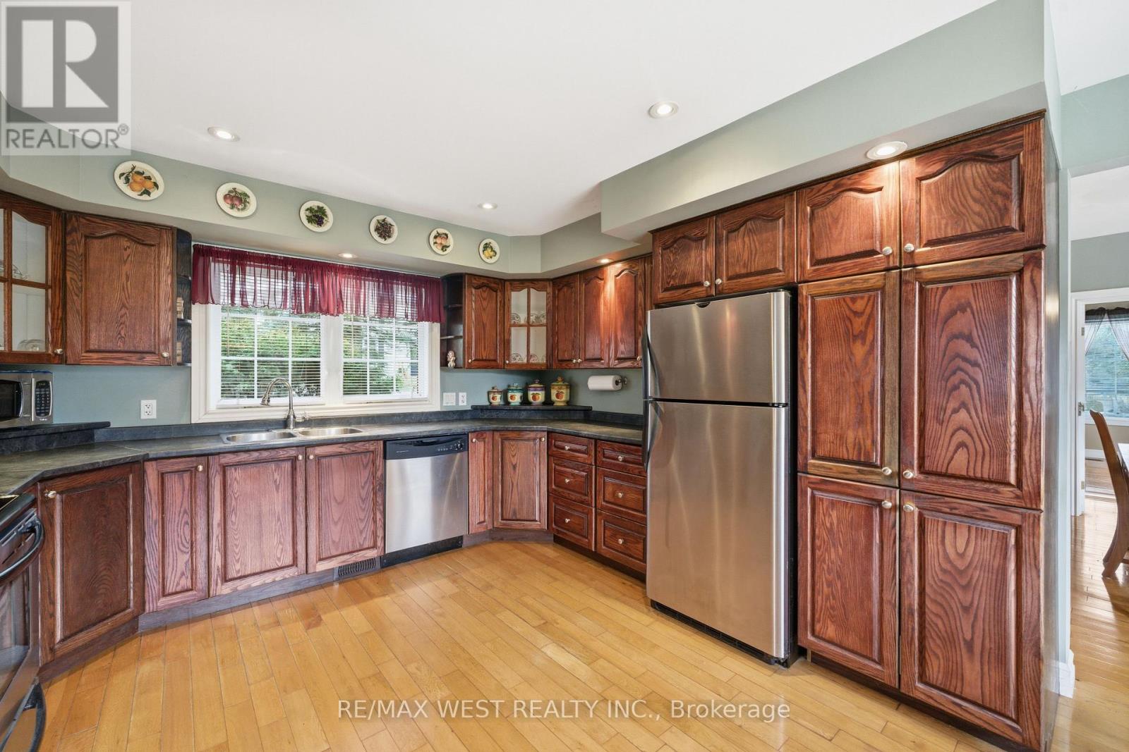 4 Coryell Street, Scugog, Ontario  L0C 1G0 - Photo 4 - E12563986