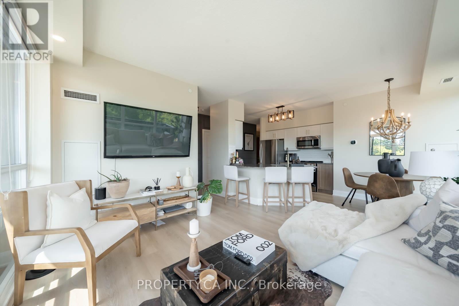 318 - 4700 HIGHWAY 7, Vaughan, Ontario