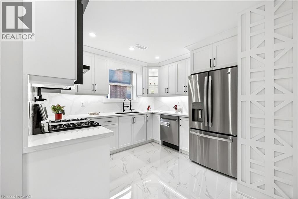 26 Martin Road, Hamilton, Ontario  L8K 3N1 - Photo 7 - 40789631