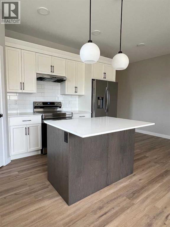 3 Gray Close, Sylvan Lake, Alberta  T4S 0W4 - Photo 4 - A2247462