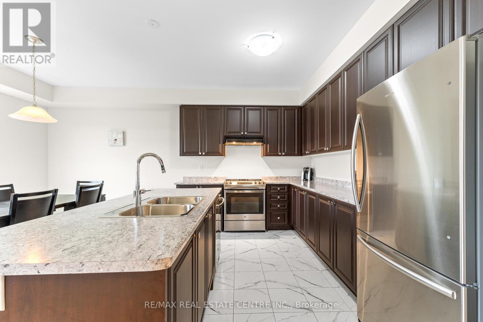 22 Peach Street, Thorold, Ontario  L2E 6S4 - Photo 9 - X12563396