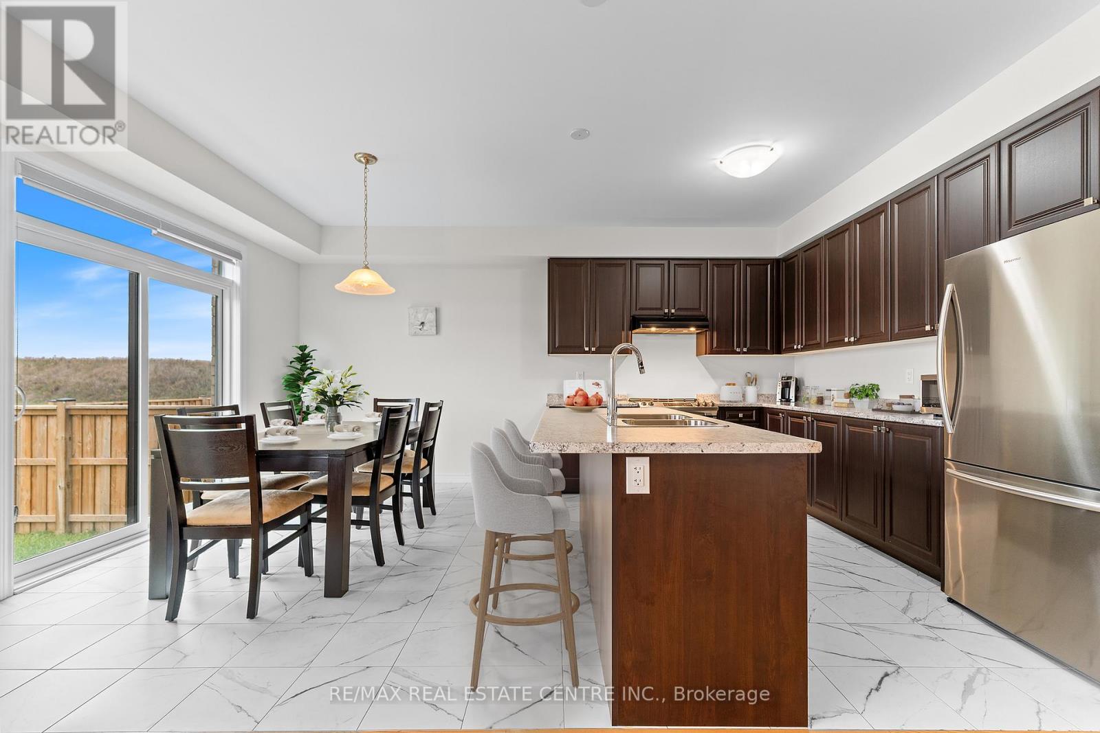 22 Peach Street, Thorold, Ontario  L2E 6S4 - Photo 7 - X12563396