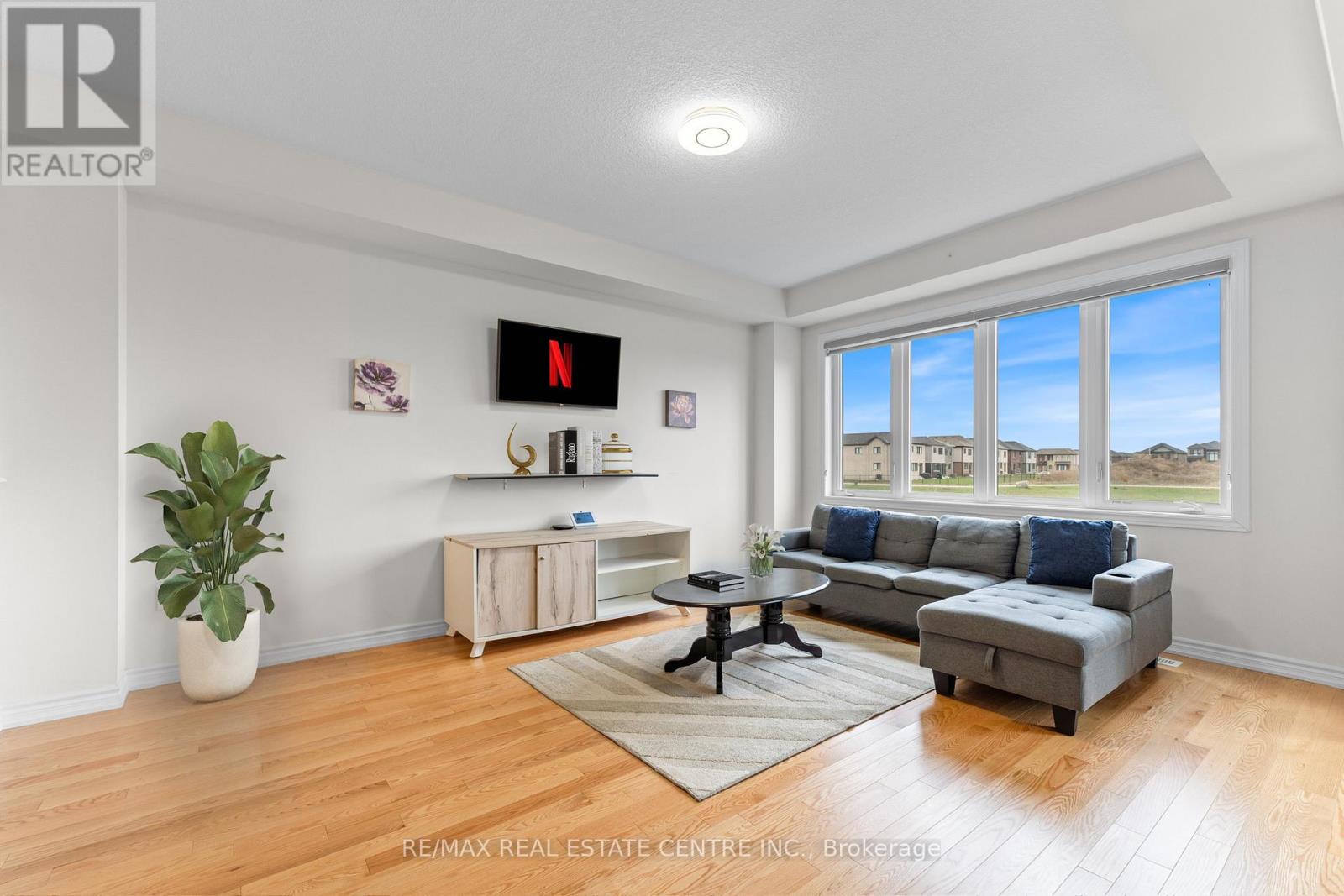 22 Peach Street, Thorold, Ontario  L2E 6S4 - Photo 6 - X12563396