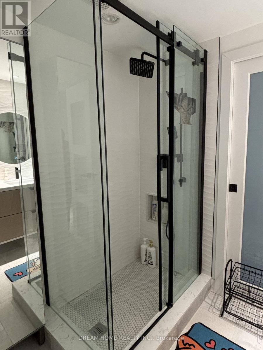 Upper - 160 Olde Bayview Avenue, Richmond Hill, Ontario  L4E 3C6 - Photo 12 - N12563954