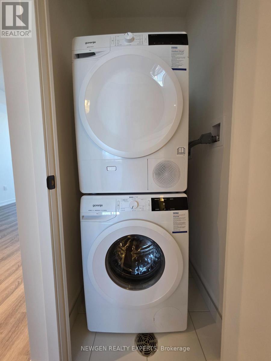 1805 - 8 Interchange Way, Vaughan, Ontario  L4K 5Z7 - Photo 15 - N12562380