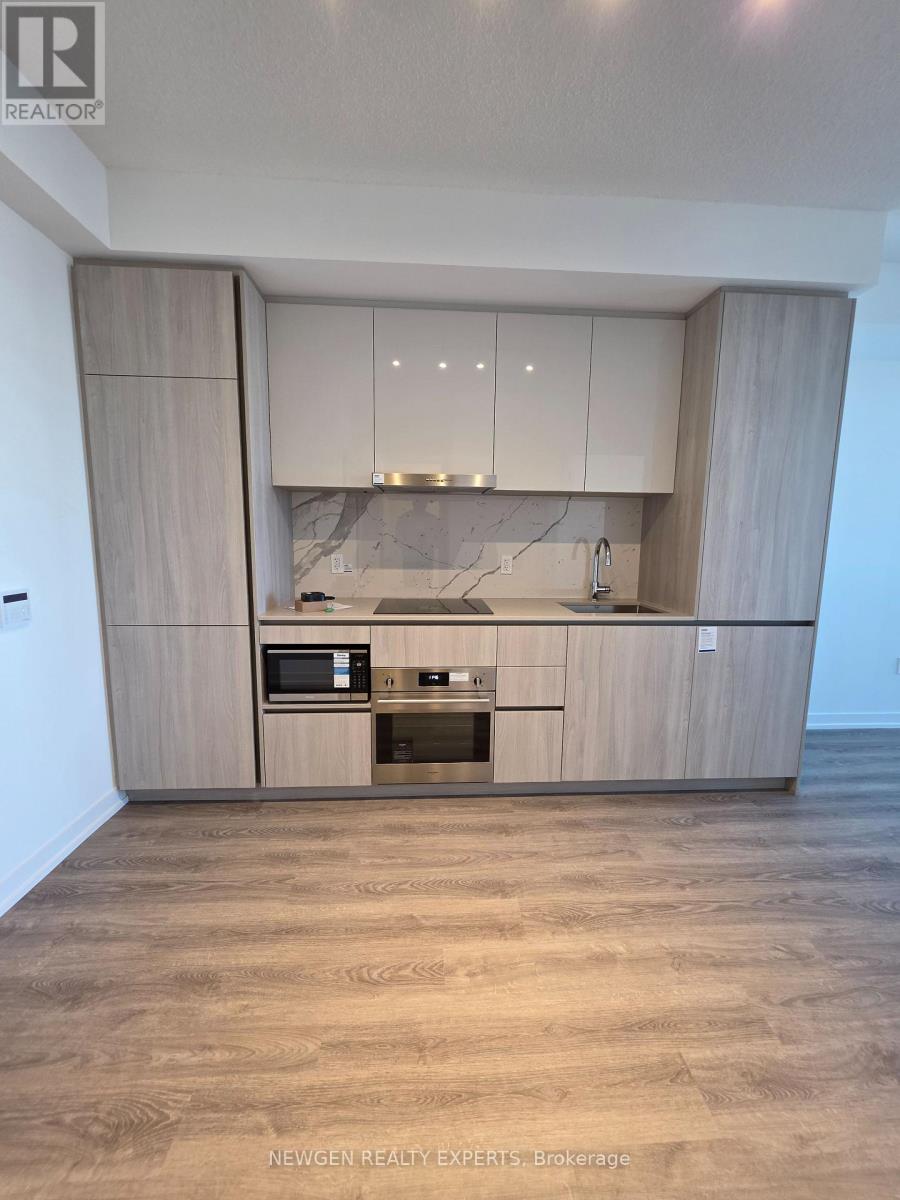 1805 - 8 Interchange Way, Vaughan, Ontario  L4K 5Z7 - Photo 4 - N12562380