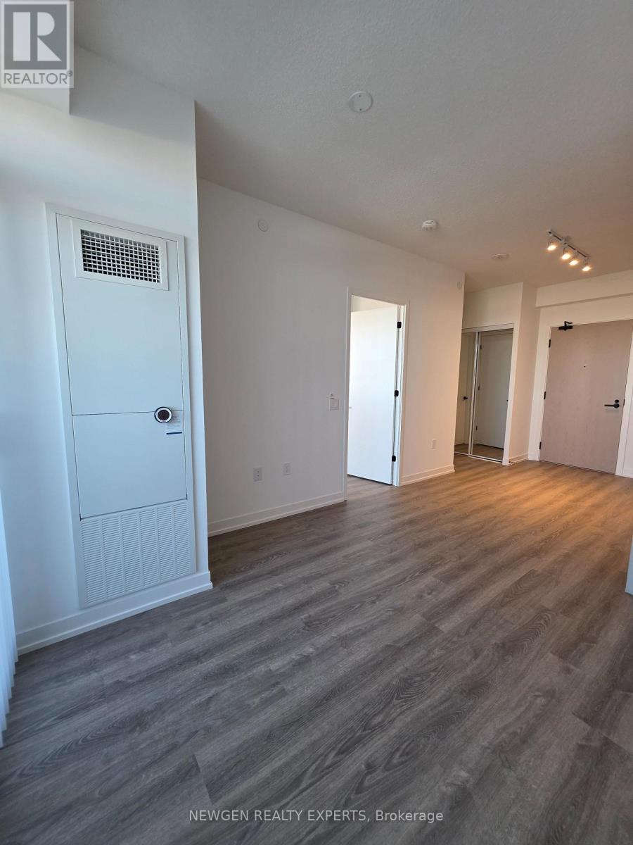 1805 - 8 Interchange Way, Vaughan, Ontario  L4K 5Z7 - Photo 7 - N12562380