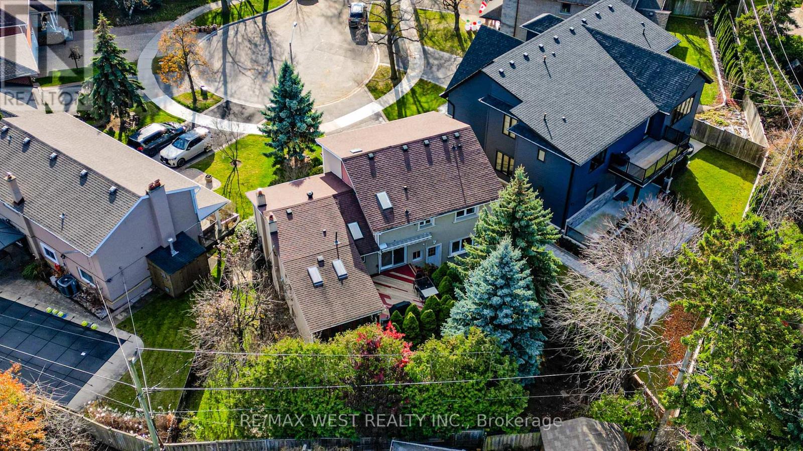 17 Clay Court, Toronto, Ontario  M9A 4S2 - Photo 21 - W12563852