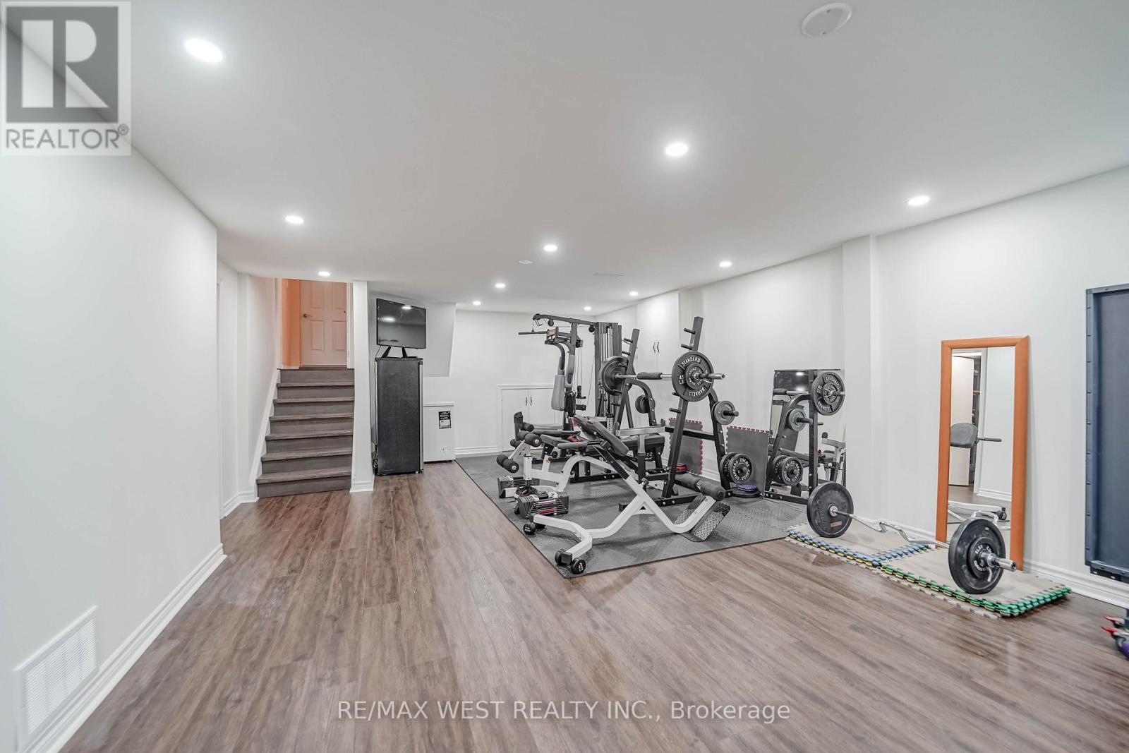 17 Clay Court, Toronto, Ontario  M9A 4S2 - Photo 15 - W12563852