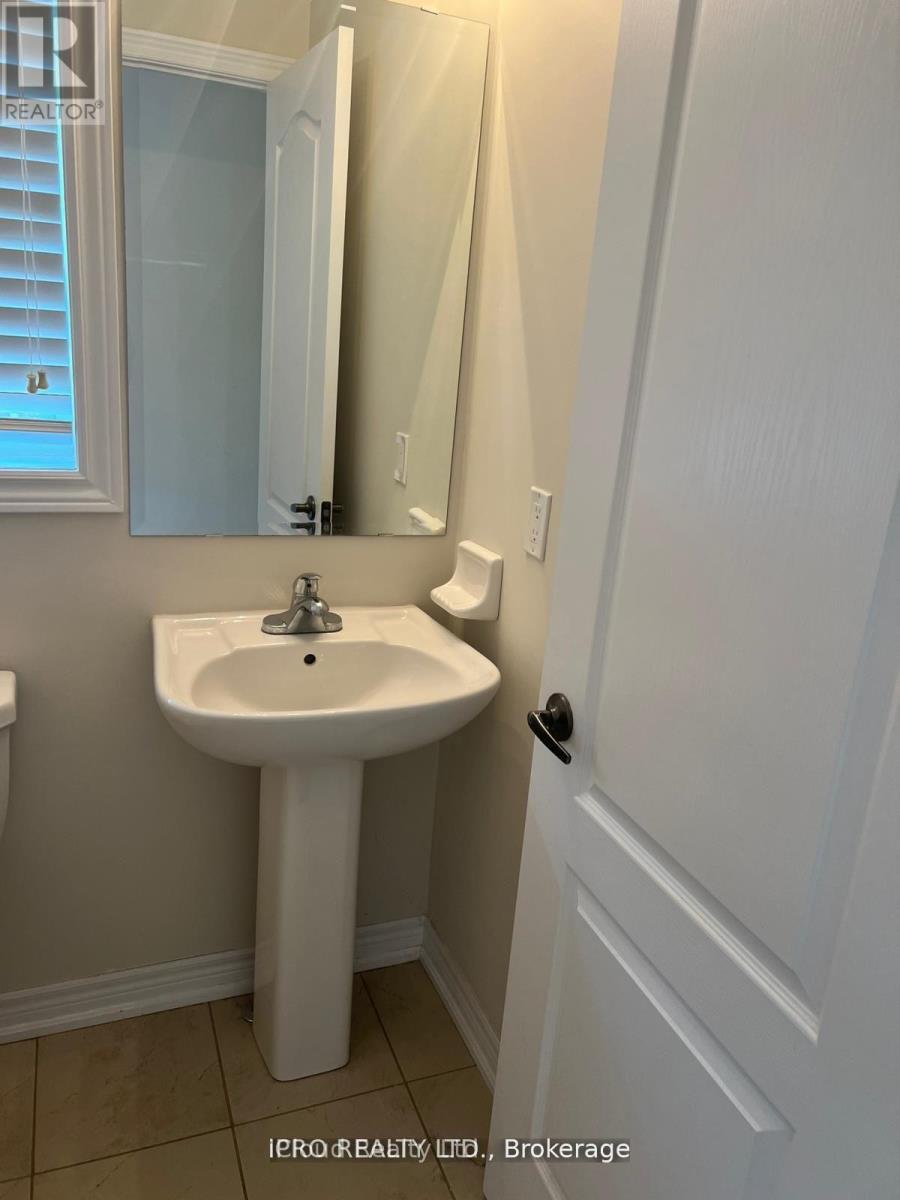 179 Law Drive, Guelph, Ontario  N1E 7J7 - Photo 11 - X12558072