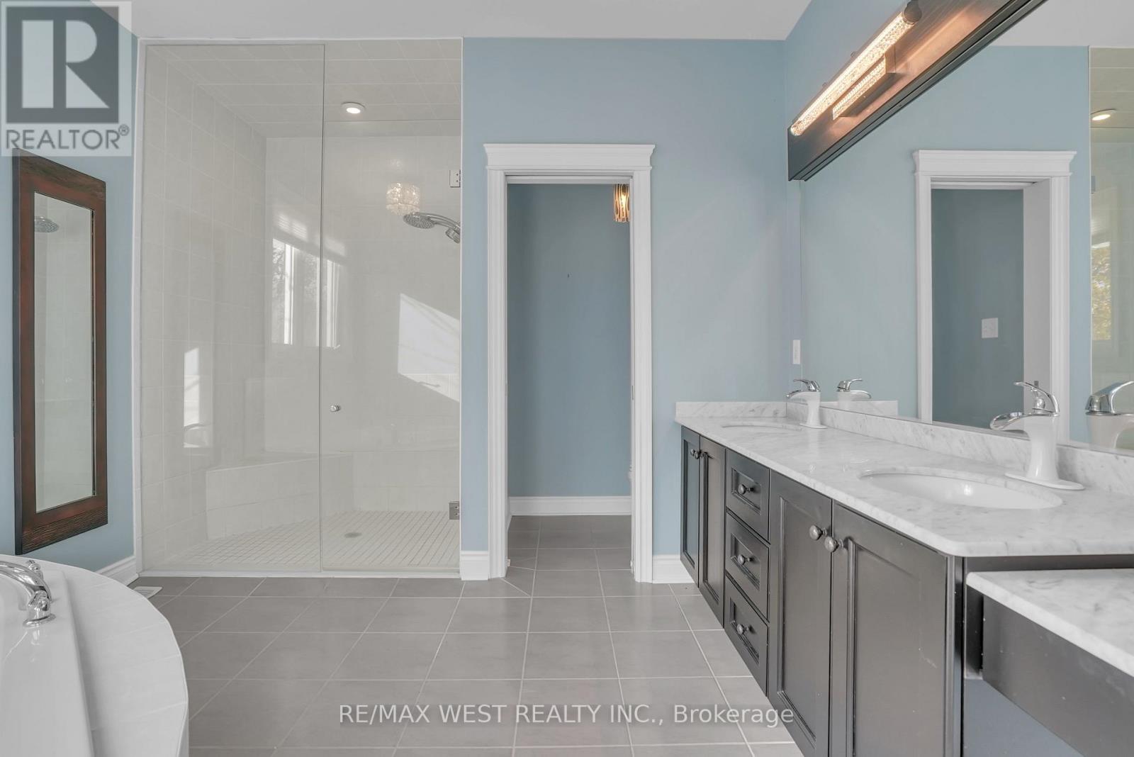 77 Waterview Road, Wasaga Beach, Ontario  L9Z 0E9 - Photo 10 - S12563946