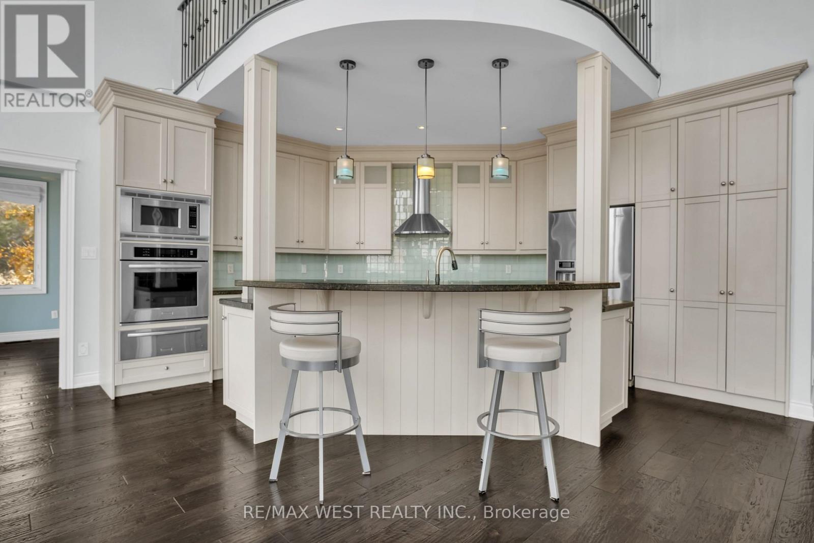 77 Waterview Road, Wasaga Beach, Ontario  L9Z 0E9 - Photo 4 - S12563946