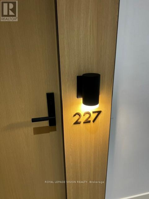 227 - 505 Glencairn Avenue, Toronto, Ontario  M6B 0B2 - Photo 3 - C12562312