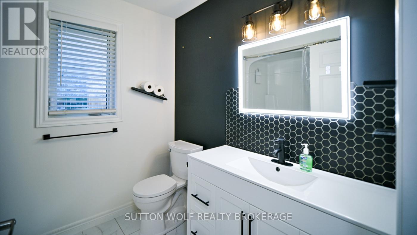 501 Darcy Drive, Strathroy-Caradoc, Ontario N7G 4K9 - Photo 18 - X12551348